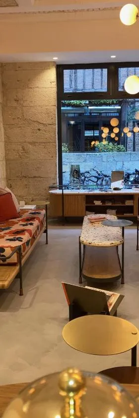 地址酒店，位于图尔的酒店
