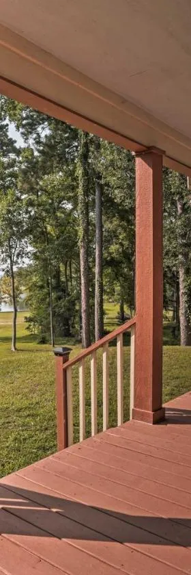 Relaxing Texas Getaway, 1 Mile to Boat Ramp!，位于Jefferson的酒店