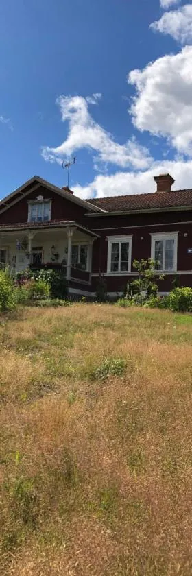 Långhedgården Bed & Breakfast，位于Alfta的酒店