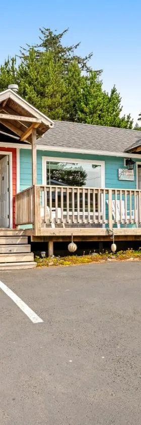 Captain's Quarters and Cabins，位于迪波湾的酒店