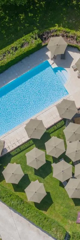 Chateau des Ayes - Chambres & suites，位于Saint-Étienne-de-Saint-Geoirs的酒店