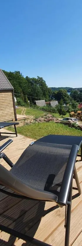 Ostrzycki Las domki nad jeziorem -balia-sauna-prywatny pomost，位于Pierszczewko的酒店