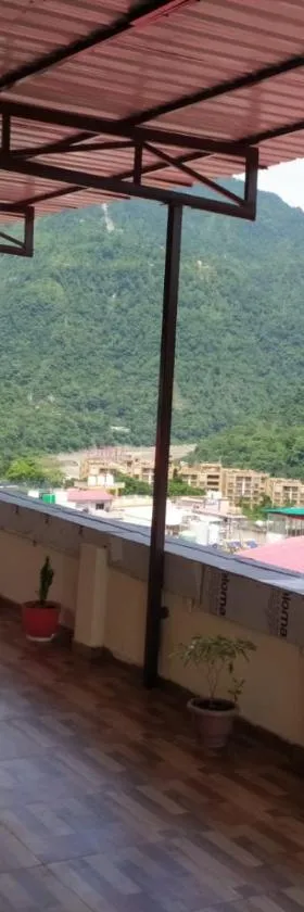 Hotel The Shivaay - Delight Inn Rishikesh，位于瑞诗凯诗的酒店