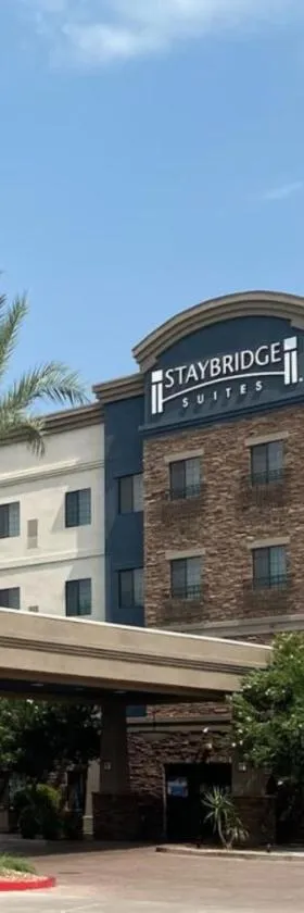Staybridge Suites Phoenix Glendale Sports Dist by IHG，位于格伦代尔的酒店