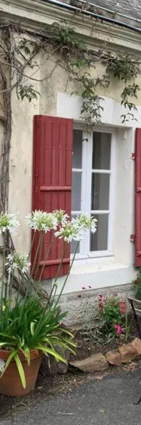 LA PETITE MAISON de Chenillé Changé，位于Chenillé-Changé的酒店