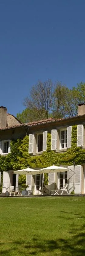 多民多汉木拜罗思住宿加早餐旅馆，位于Saint-Jean-dʼAigues-Vives的酒店