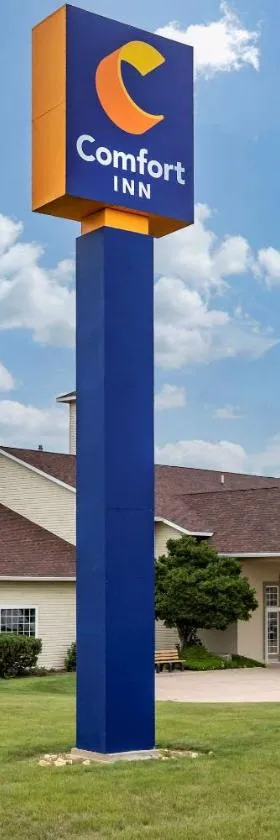 Comfort Inn Dyersville Near the Field of Dreams，位于Dyersville的酒店