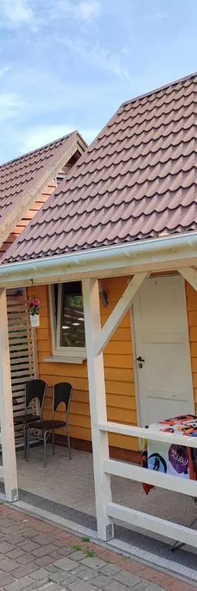Piętrowe DOMKI KLIF 6os,Duże tarasy Dzika plaża Łąka Bociek Duże tarasy Szlaki rowerowe Pieski 25zldzien，位于Debina的酒店
