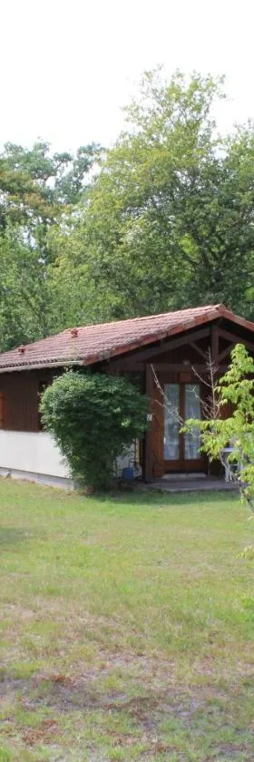 Les Chalets du Gélat, nature et calme，位于Noaillan的酒店