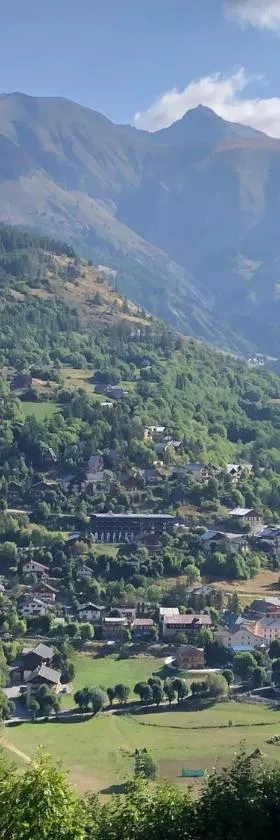 Aux pieds des pistes du Seignus calme et charmant，位于阿洛斯的酒店