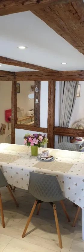 Gîte, Maison indépendante "Chez Yvette et André" 2 à 6 pers, Ribeauvillé à 3 km, Colmar à 10 km，位于Guémar的酒店