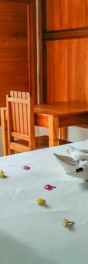 Buda's Homestay Lemukih，位于布莱伦的酒店