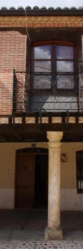 Casa Rural Plaza Vieja Saldaña，位于Saldaña的酒店