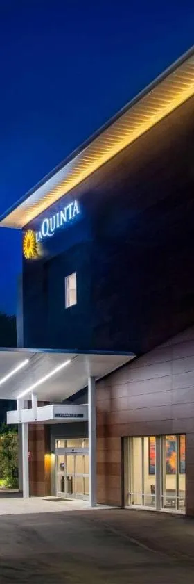 La Quinta Inn & Suites by Wyndham Oxford，位于牛津的酒店