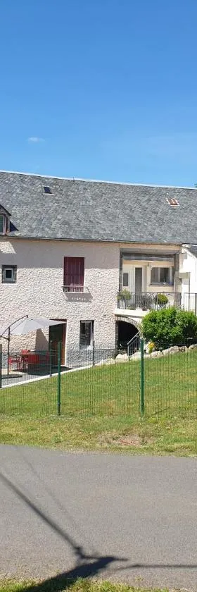 T2 CHEZ LE MARECHAL à NEBOUZAT，位于Nébouzat的酒店