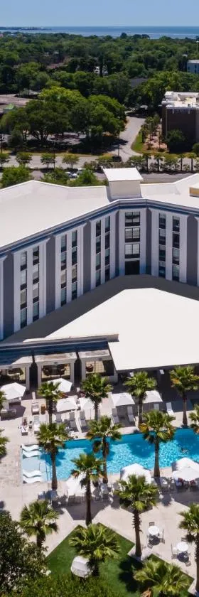 Hotel Indigo Mount Pleasant by IHG，位于查尔斯顿的酒店
