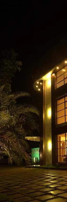 HOTEL LA SERENE Mattannur，位于Mattanūr的酒店