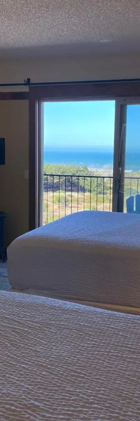 BeachCombers Inn，位于戈尔德比奇的酒店
