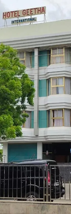 Hotel Geetha International，位于杜蒂戈林的酒店