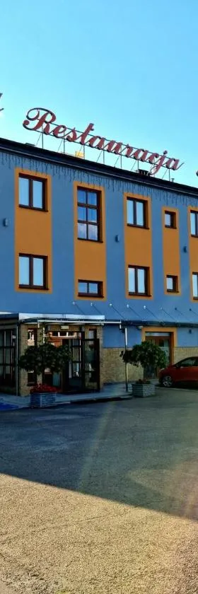 Restauracja Hotel Imperial，位于亚斯沃的酒店