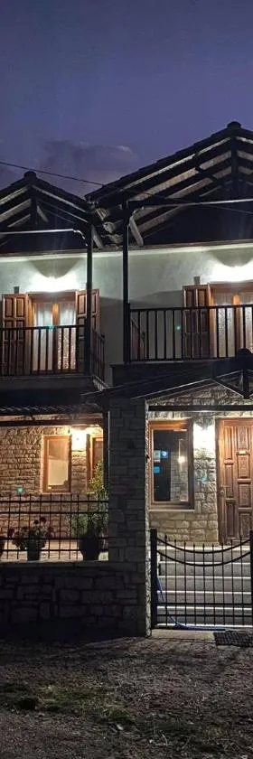 安提戈涅酒店，位于尼奥楚里翁的酒店