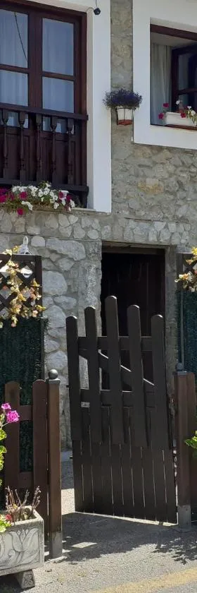 Casa Rural La Peña en Unquera (Cantabria)，位于温克拉的酒店
