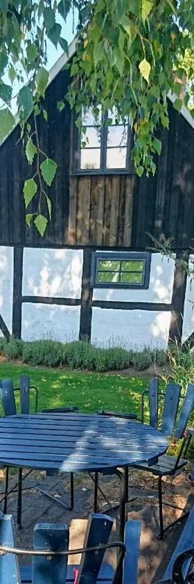 Brösarp Källagården Vindsvåning 2 rum och kök，位于布勒萨普的酒店