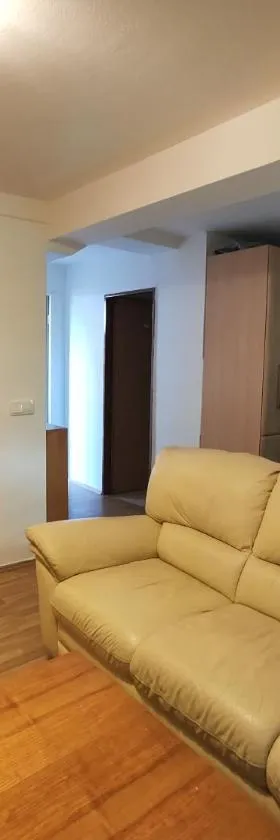 Apartmán Hulín, Chrášťany - bílý，位于Hulín的酒店