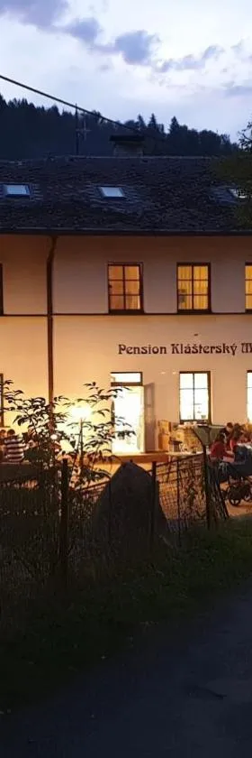 Penzion Klášterský mlýn，位于Rejštejn的酒店