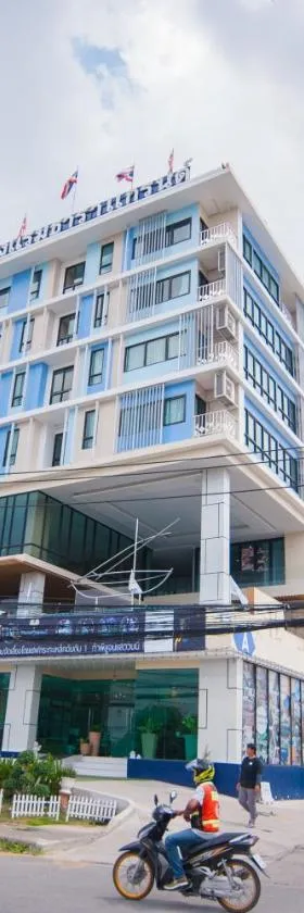 Taragrand Donmuang Airport Hotel，位于Ban Rangsit的酒店