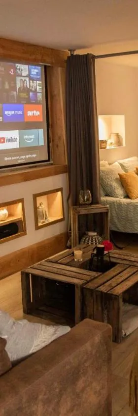 L'IDYLLIQUE - Studio Privé Sous Maison，位于Saint-Didier-sur-Beaujeu的酒店