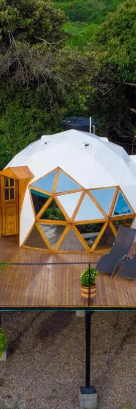 Glamping Girardot & Hotel Puerta Del Sol Girardot，位于La Virginia的酒店