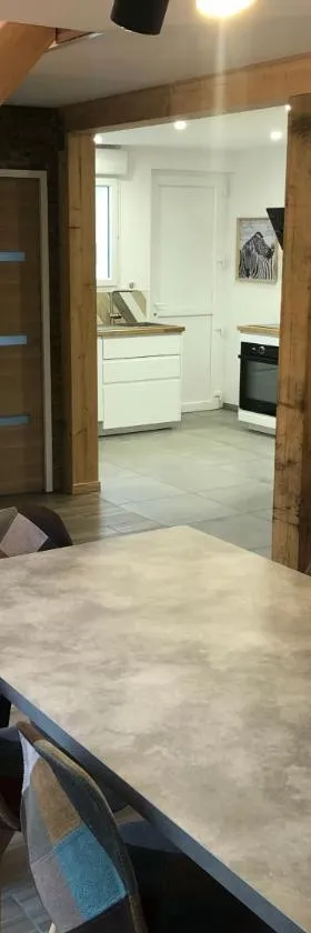Maison cosy entièrement rénovée，位于Aumale的酒店