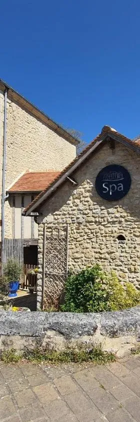 Gîte du Moulin de Barutel Espace Spa Bien-être en supplément，位于Mamers的酒店