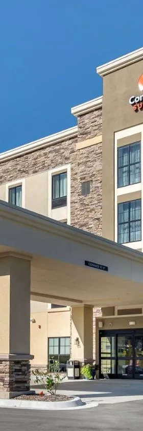 Comfort Suites Grandview - Kansas City，位于格兰德维尤的酒店