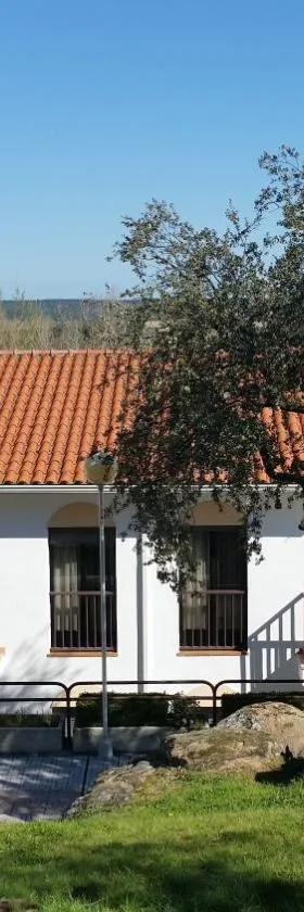 Apartamentos Baños de Ledesma，位于萨拉曼卡的酒店