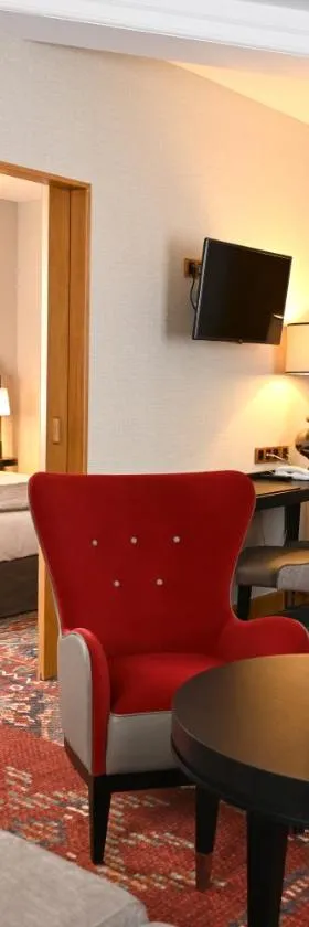 Hôtel Le Rempart，位于图尔尼的酒店