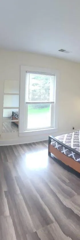 The Dragon's Den 5 bedroom house 1 mile to Main St，位于Tazewell的酒店