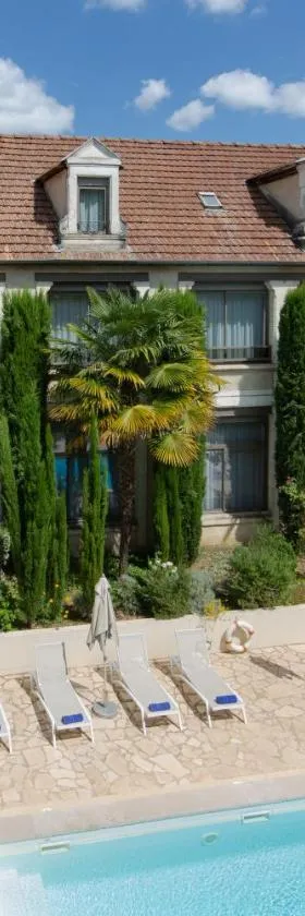 Hotel Le Renoir，位于萨尔拉拉卡内达的酒店
