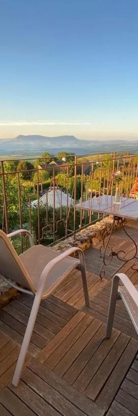 B&B Maison des Etoiles Chambre d'hôtes Adult Only，位于Verrières的酒店