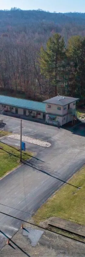 Cadiz Motel by OYO on route 250，位于加的斯的酒店