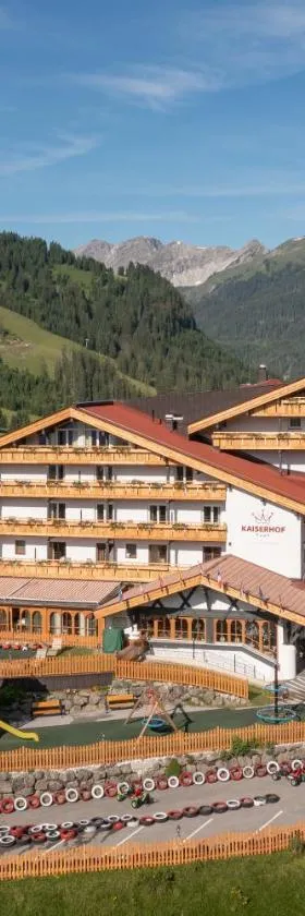 Familotel Kaiserhof - Families only，位于贝旺的酒店