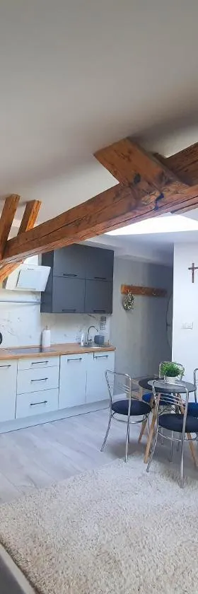 Kamienica "Pod dębem"，位于瓦尔米亚地区利兹巴克的酒店