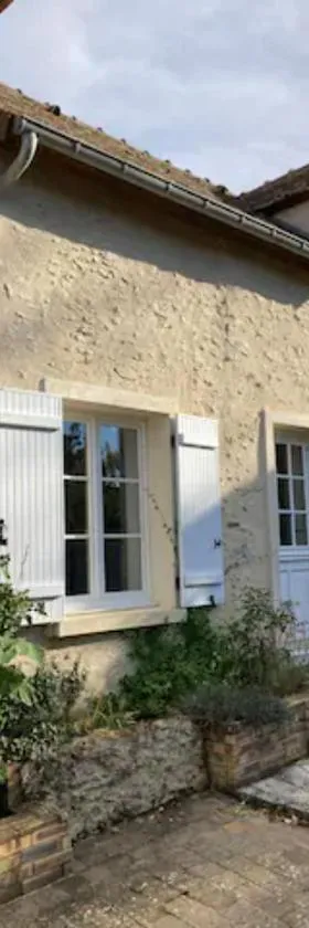 La petite maison de la vallée，位于Bazainville的酒店