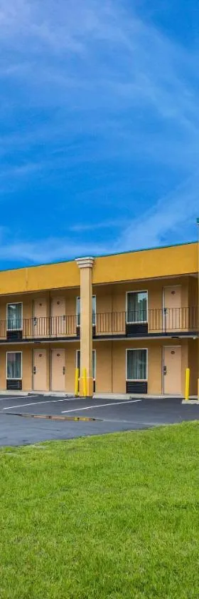 Quality Inn White Springs Suwanee，位于利夫奥克的酒店