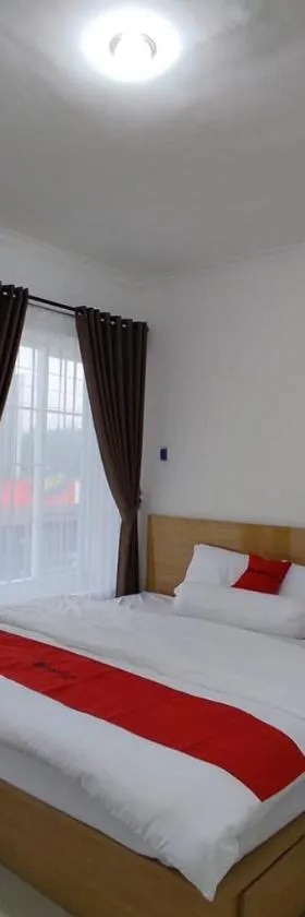 RedDoorz near Rita Super Mall Purwokerto，位于普禾加多的酒店