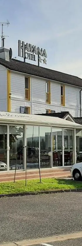 HAVANA Hôtel，位于桑斯的酒店