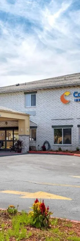 Comfort Inn & Suites Kelso - Longview，位于凯尔索的酒店