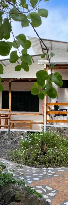 La Peregrina Galapagos B&B，位于阿约拉港的酒店