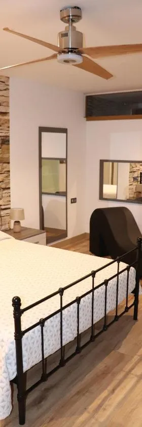 Loft romàntic Ca l'Enric Viqué-Baix Empordà，位于Regencós的酒店